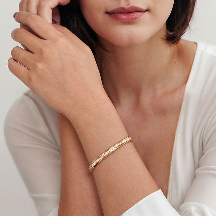 14K Yellow Gold Bujukan Diamond Bangle