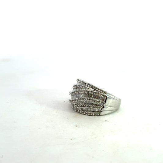 Kirkland Jewelry Estate - 925 Sterling Silver and Diamond Ring