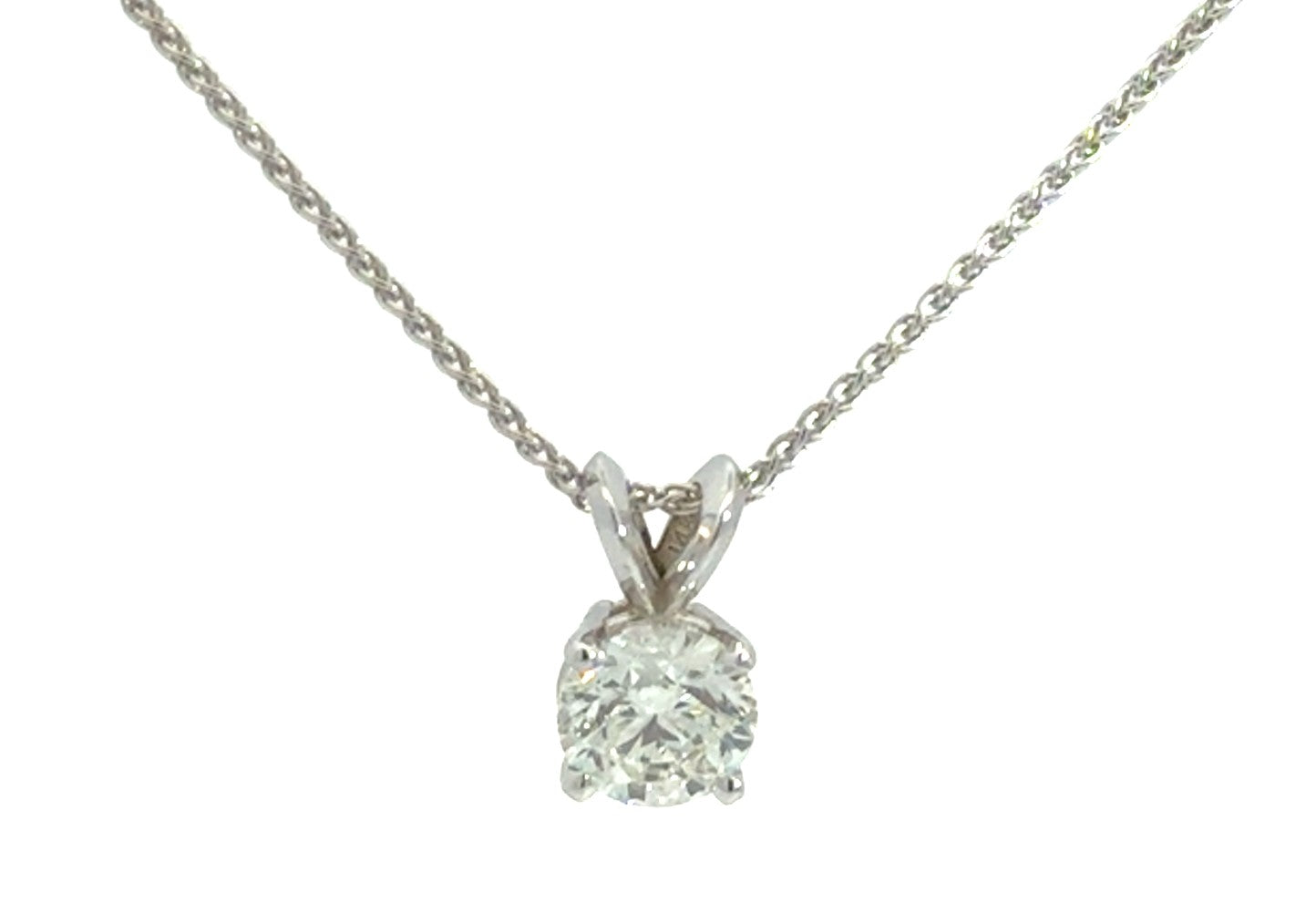 Luxurious 1.5 Carat Solitaire Diamond Engagement Ring in Platinum Band