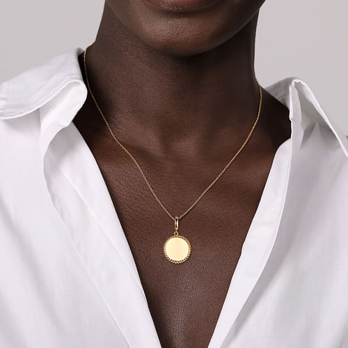 14K Yellow Gold Bujukan Round Personalized Medallion Pendant