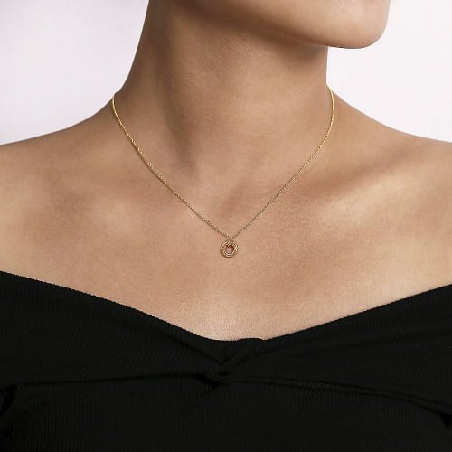 14K Yellow Gold Plain and Bujukan Beaded Interlocking Circles Pendant Necklace