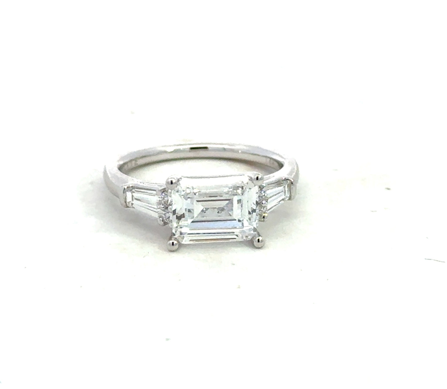 Diamond Solitaires/ Engagement Ring