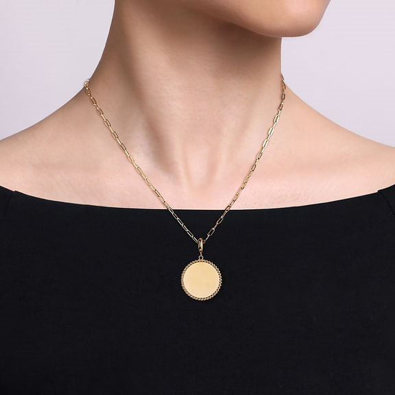 14K Yellow Gold Bujukan Round Personalized Medallion Pendant