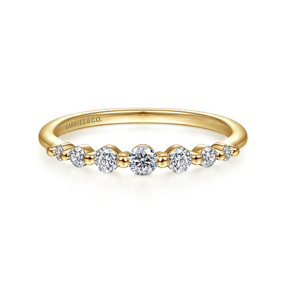 14K Yellow Gold Graduating Single Prong Diamond Band Ring