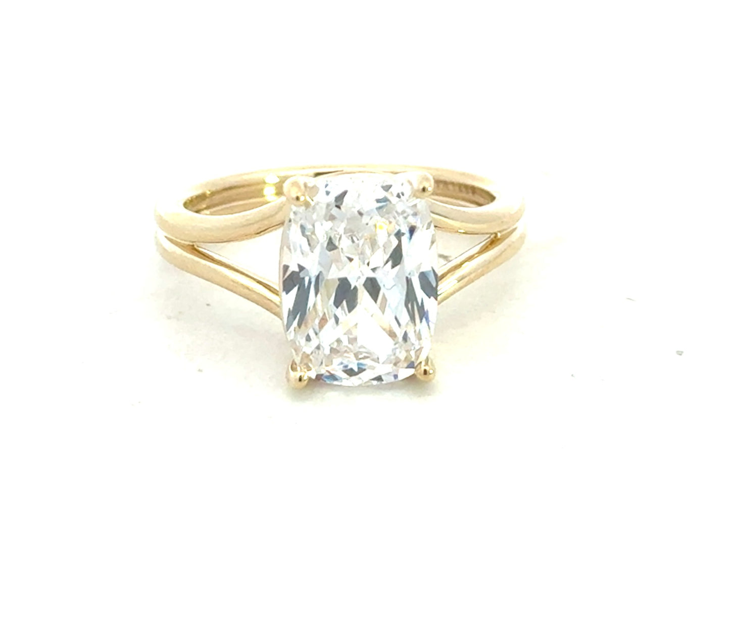 Diamond Solitaires/ Engagement Ring
