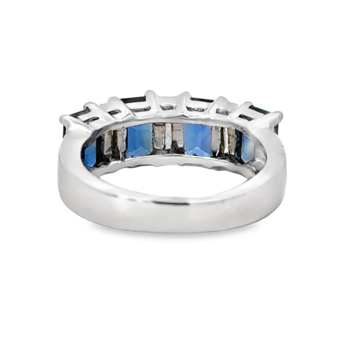 Kirkland Jewelry Estate | 18K White Gold Sapphire and Diamond Ring