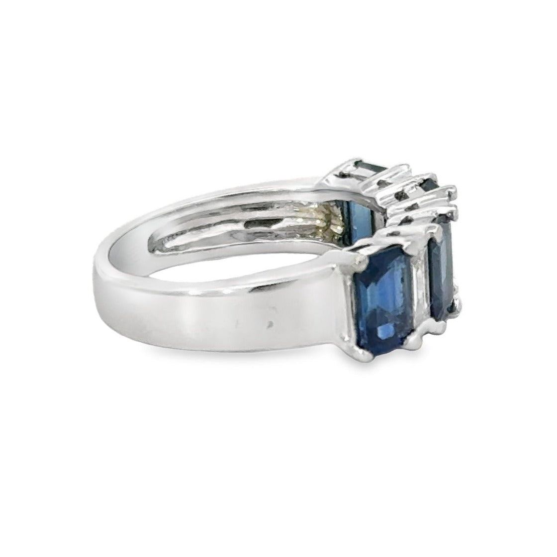 Kirkland Jewelry Estate | 18K White Gold Sapphire and Diamond Ring