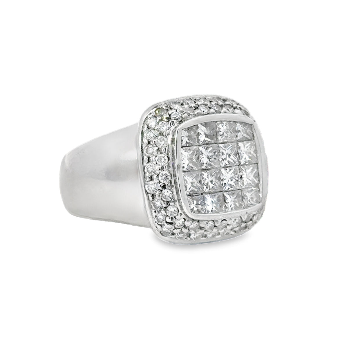 Kirkland Jewelry Estate | 18K White Gold Diamond Cluster Ring