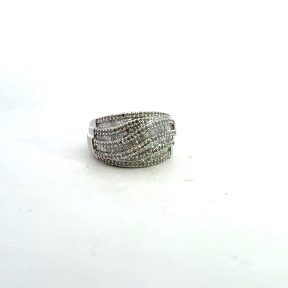 Kirkland Jewelry Estate - 925 Sterling Silver and Diamond Ring