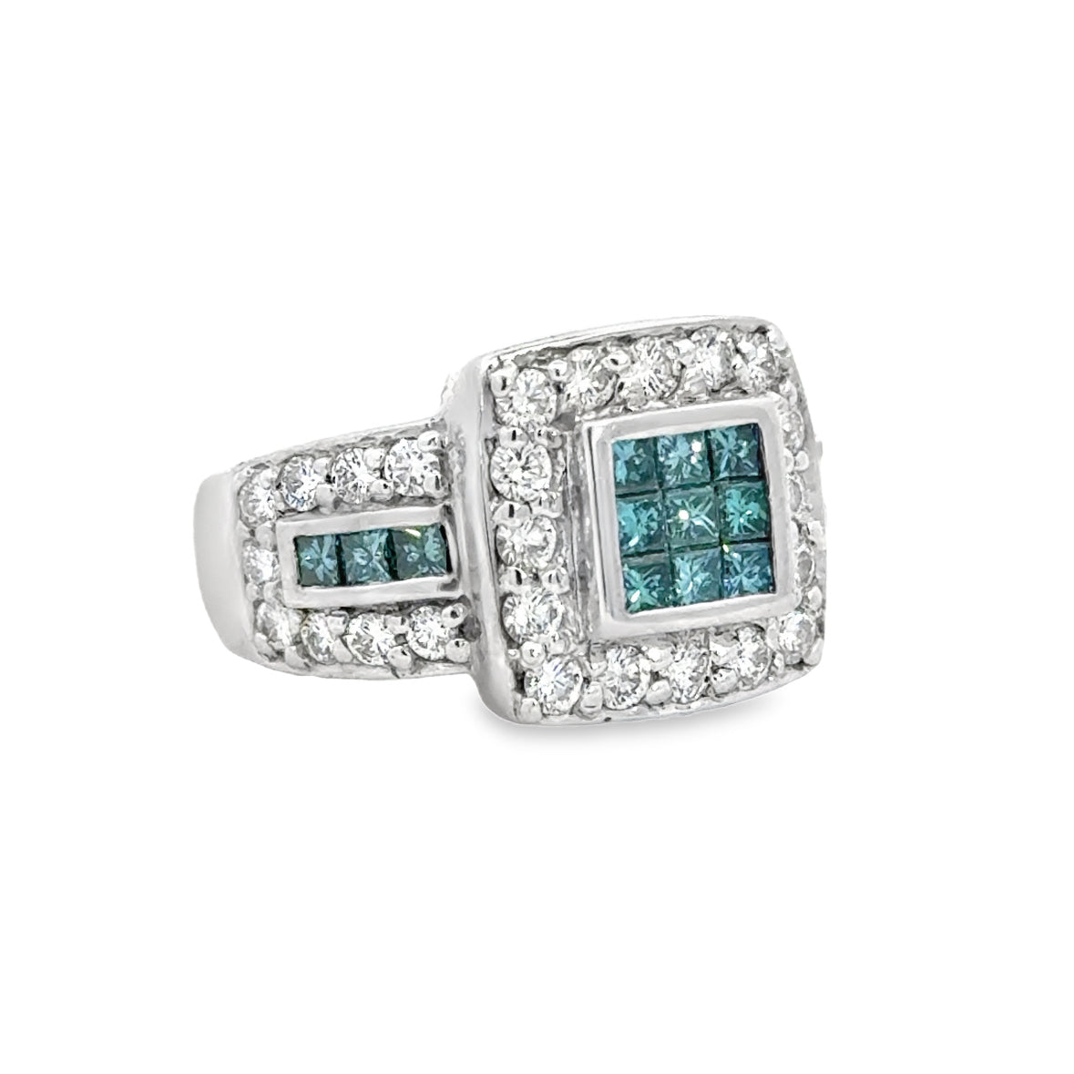 Kirkland Jewelry Estate | 14K White Gold Diamond and Blue Radiated Diamond Ring