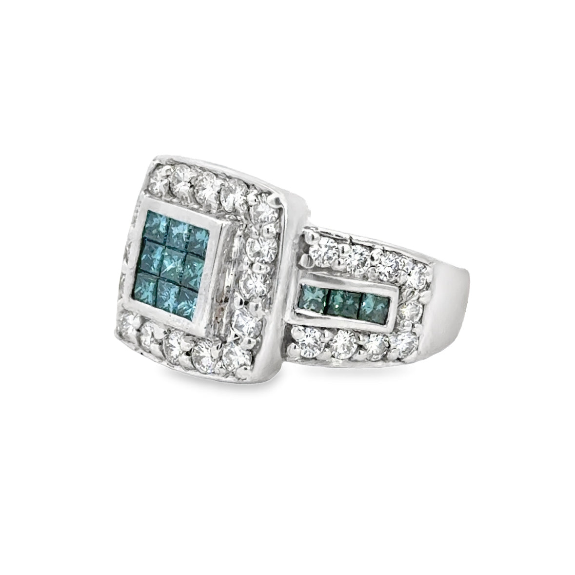 Kirkland Jewelry Estate | 14K White Gold Diamond and Blue Radiated Diamond Ring