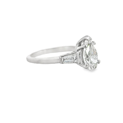 Kirkland Jewelry Estate | 14K White Gold Pear and Tapered Baguette Diamond Ring