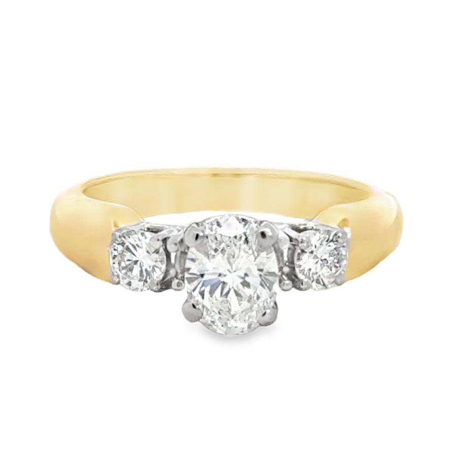 Kirkland Jewelry Estate | 14K Yellow Gold Three Stone Engagement Ring