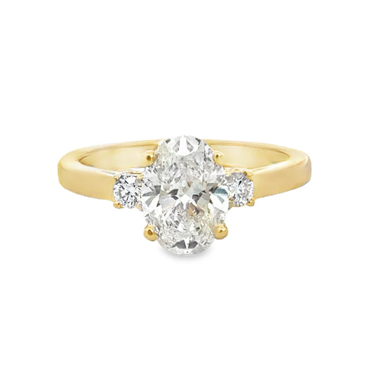 Kirkland Jewelry Estate | 14K Yellow Gold Three Stone Engagement Ring