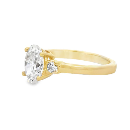 Kirkland Jewelry Estate | 14K Yellow Gold Three Stone Engagement Ring