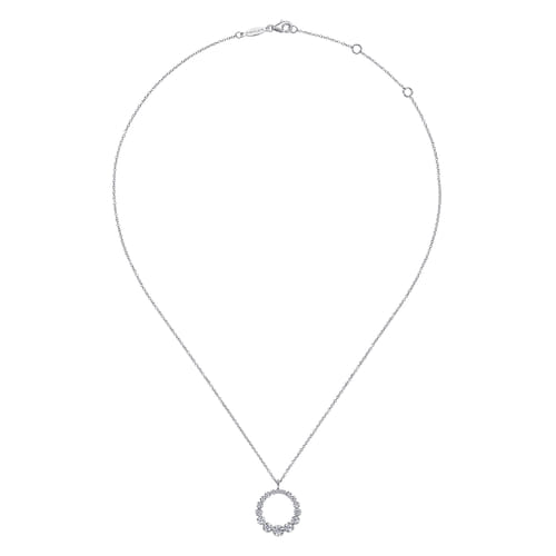 14K White Gold Diamond Circle Pendant Necklace