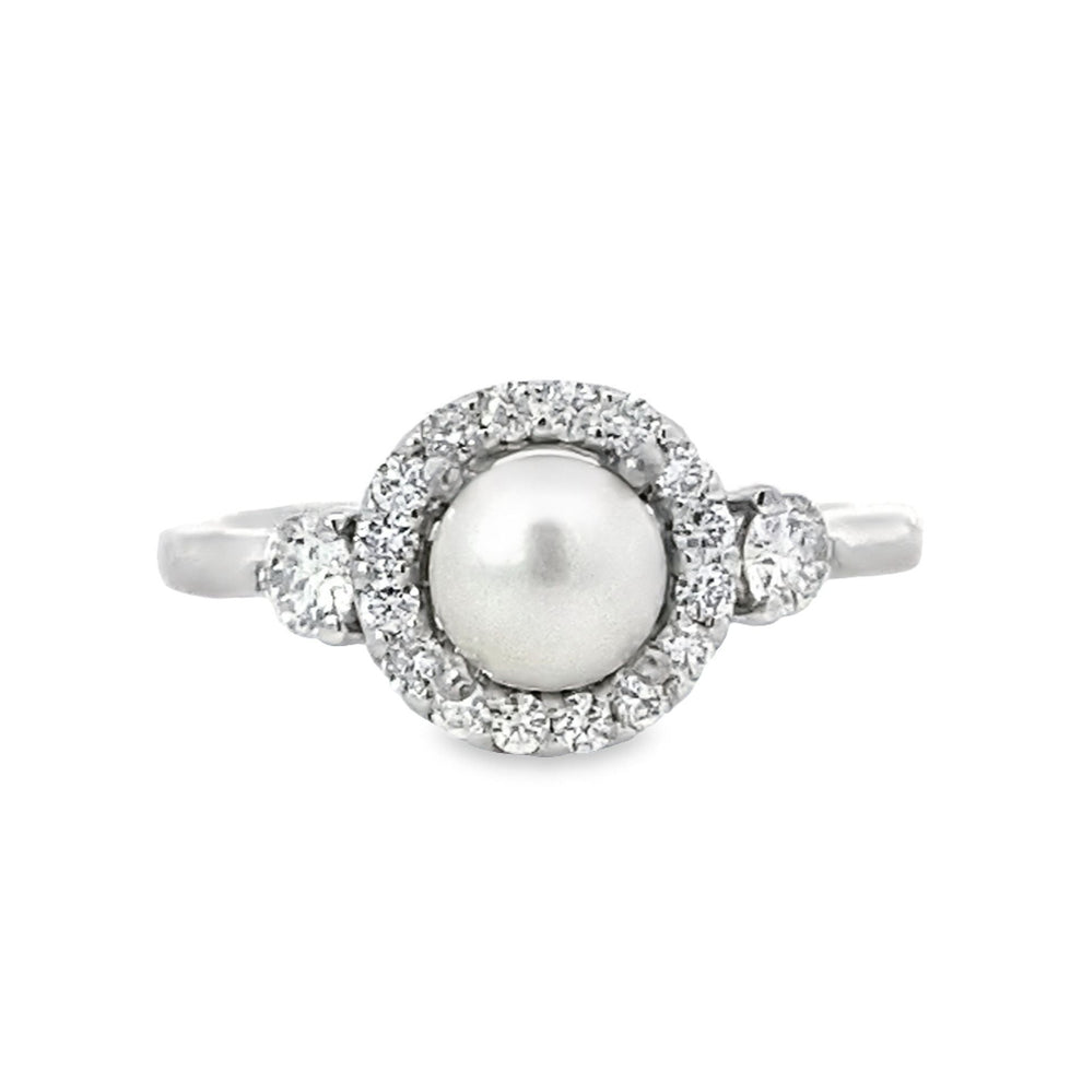 Kirkland Jewelry Estate | 14K White Gold Diamond and Pearl Ring