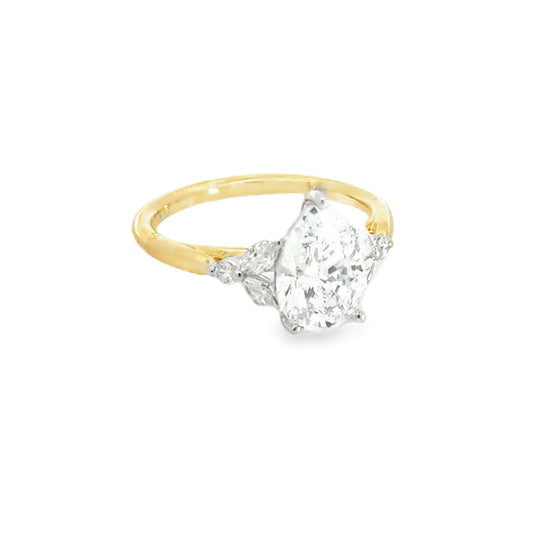 14K Pear-Shaped Diamond Engagement Ring