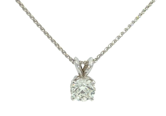 Luxurious 1.5 Carat Solitaire Diamond Engagement Ring in Platinum Band