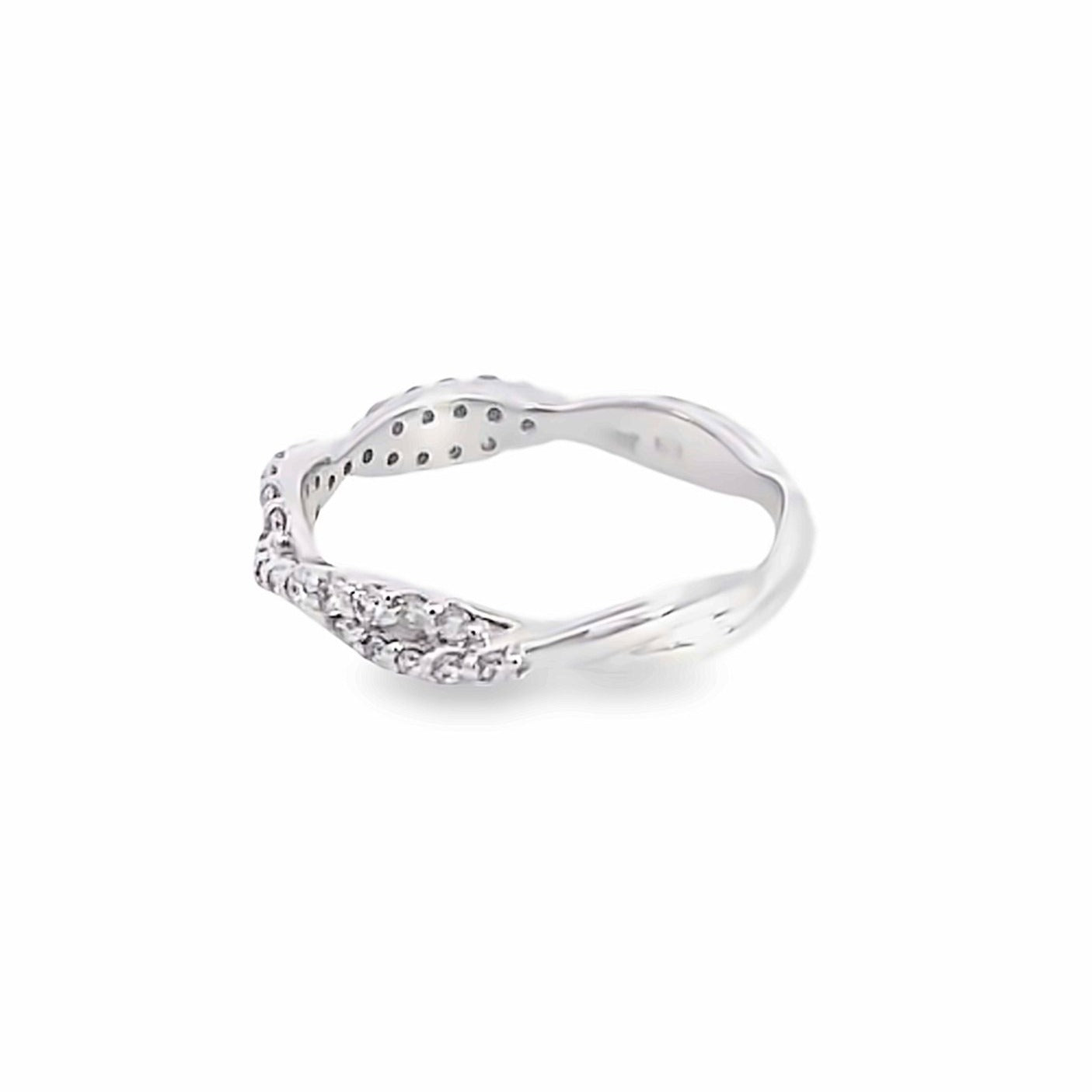 David Connolly | 14K White Gold Common Prong Twisted Crisscross Diamond Band